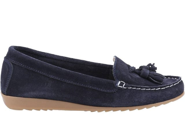 Experience the perfect blend of style and comfort with the Riva Aldons women's loafers. Expertly crafted from luxurious Portuguese suede, these loafers exude sophistication while offering a soft and supple feel. The leather insole ensures a comfortable fit, making them ideal for all-day wear.
Adorned with classic tassel detailing, these loafers add a touch of elegance to any casual ensemble. The durable rubber outsole provides excellent grip, keeping you steady on your feet during those long Summer days. Perfect for pairing with your favorite outfits, the Riva Aldons loafers are a must-have addition to your seasonal wardrobe.

- Leather upper
- Leather insole
- Tassel detailing
- Slip on design
- Cushioned footbed
- Durable rubber outsole
- Riva branding