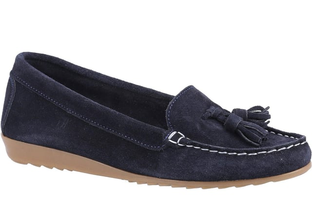 Experience the perfect blend of style and comfort with the Riva Aldons women's loafers. Expertly crafted from luxurious Portuguese suede, these loafers exude sophistication while offering a soft and supple feel. The leather insole ensures a comfortable fit, making them ideal for all-day wear.
Adorned with classic tassel detailing, these loafers add a touch of elegance to any casual ensemble. The durable rubber outsole provides excellent grip, keeping you steady on your feet during those long Summer days. Perfect for pairing with your favorite outfits, the Riva Aldons loafers are a must-have addition to your seasonal wardrobe.

- Leather upper
- Leather insole
- Tassel detailing
- Slip on design
- Cushioned footbed
- Durable rubber outsole
- Riva branding