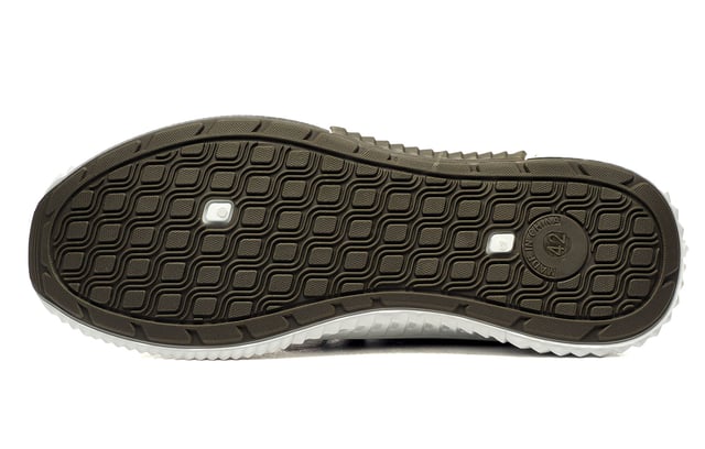 Made with a fly-knit elasticated synthetic, these Crosshatch Rideout men's trainers feature woven branded taping to the tongue.
- Flyknit elasticated symthetic upper
- Heel and tongue tab for easy on/off wear
- Mesh lining
- PVC outsole
- Crosshatch branding throughout