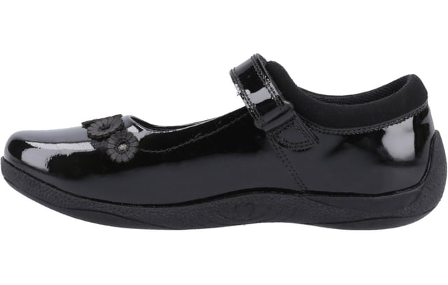 Hush Puppies Christina Senior School Shoes The Christina Senior School Shoe combines elegance and practicality with its classic design. Featuring a simple touch fastening strap for easy wear, the enhanced heel guard provides extra scuff protection, while decorative flowers at the toe add a charming touch. The double-dyed real leather upper helps reduce scuff marks, and the breathable textile sock and Micro-Fresh lining keep feet fresh and comfortable. With a durable outsole and 1.8cm heel, the Christina shoe is perfect for school days that demand both style and durability.- Patent leather upper
- Micro-Fresh textile lining
- Touch fastening strap
- Hardwearing and durable outsole
- Heel height of 1.8cm
- Hush Puppies branding