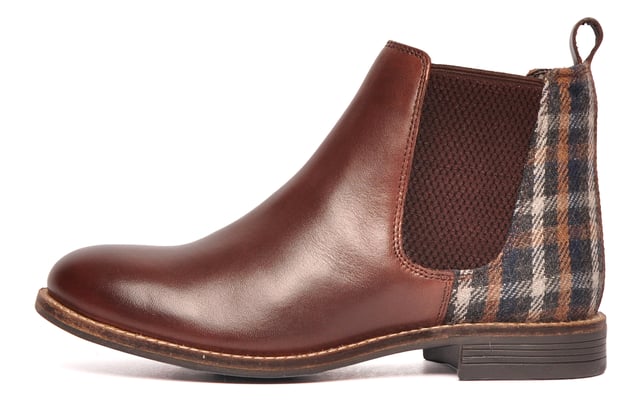 These Silver Street London Sadie Chelsea boots have been engineered in a premium leather and tweed. They feature a mid-cut Chelsea boot style with elasticated gussets to the side for easy slip on wear and the upmost in comfort. The upper is made from a premium leather and tweed mix , supple and durable for everyday wear. A soft lining also provides added comfort while the slim rubber outsole with a textured tread is highly durable and provides grip on a wide variety of surfaces. 
 - Premium leather / tweed upper 
 - Classic dealer boot styling 
 - Elasticated side gussets
 - Slip on design equipped with a heel pull tab 
 - Sumptuous, cushioned insole 
 - Soft textile and leather lined inner 
 - Highly durable outsole 
 - Silver Street London branding