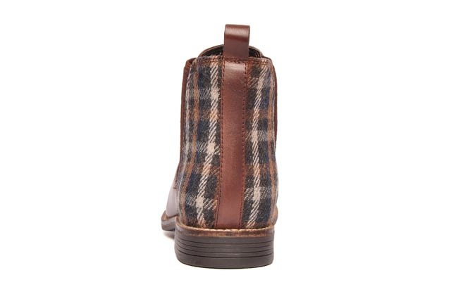 These Silver Street London Sadie Chelsea boots have been engineered in a premium leather and tweed. They feature a mid-cut Chelsea boot style with elasticated gussets to the side for easy slip on wear and the upmost in comfort. The upper is made from a premium leather and tweed mix , supple and durable for everyday wear. A soft lining also provides added comfort while the slim rubber outsole with a textured tread is highly durable and provides grip on a wide variety of surfaces. 
 - Premium leather / tweed upper 
 - Classic dealer boot styling 
 - Elasticated side gussets
 - Slip on design equipped with a heel pull tab 
 - Sumptuous, cushioned insole 
 - Soft textile and leather lined inner 
 - Highly durable outsole 
 - Silver Street London branding