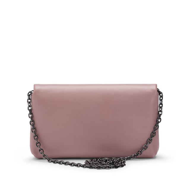 Womens Naomi x BOSS Travelize leather clutch bag with signature hardwareA clutch bag by NAOMI x BOSS. This effortless accessory is crafted in leather with embossed branding and signature hardware. Part of an exclusive capsule  co-created with Naomi Campbell  designed with elegance  confidence  and on-the-go ease in mind. - Measurements: 20 x 11 x 3.5cm - 7.9 x 4.3 x 1.4 inches- Magnetic closure- 1 inside open pocket- Polished gunmetal hardware- Metal lettering- Metal chain crossbody strap- Main material: 100% Cow leather.  Lining: 100% Polyester- Ref: 50529931-995