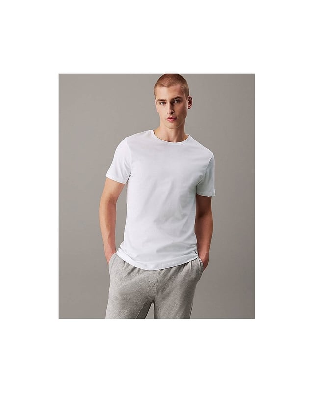 Details

Classic day-to-night loungewear by CK 100% COTTON offers breathable comfort in pure cotton jersey.• cotton jersey• regular fit• crew neckline• short sleeves• Calvin Klein embroidery at the hemcomposition and care:100% cottonmachine washcountry of origin: Bangladesh
LV00NB4051MP1
