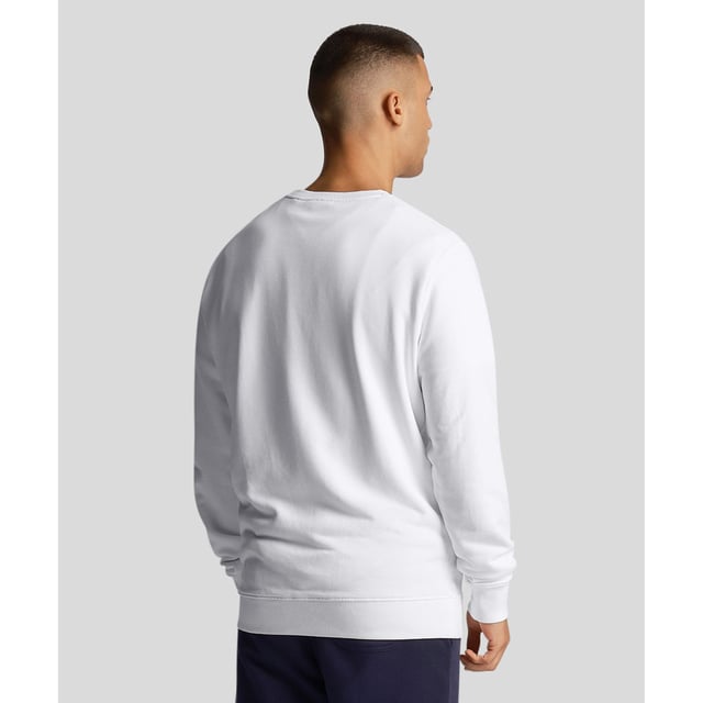 Ribbed crewneck.Ribbed cuffs and hem.Signature Lyle and Scott Golden eagle branding. Regular fit.