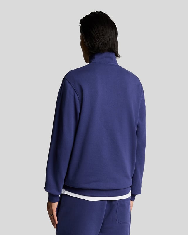 Made from loopback cotton jersey with a good element of stretch, our quarter zip sweatshirt is the perfect layering piece for every season. It features a classic collar and a quarter zip fastening at the front, and is finished with our signature golden eagle logo on the chest. - Classic collar 
- Quarter zip fastening 
- Long sleeves
- Composition: 100% cotton
