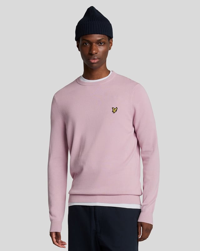 We know the value of a well-made staple, so classic pieces like this jumper form the core of our Lyle &amp; Scott collections. It's been knitted from soft 100% cotton and has a slim fit – perfect for layering under a jacket.- Round neck 
- Long sleeves 
- Ribbed hemline, cuffs and neckline
- Composition: 100% cotton