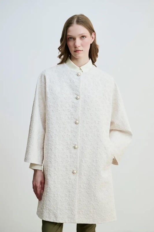 Our sizes run large, An elegant piece that you can reflect your elegance in daily life. It offers comfortable use with its lined structure. The textured fabric gives the caftan a unique and eye-catching texture. Offering a standard cut, this caftan fits the body perfectly and allows you to move comfortably. The crew neck design adds a modern and stylish atmosphere, while the long sleeve detail keeps you comfortable all day long. Perfect for both casual and daily use, this kaftan adds elegance to every moment.