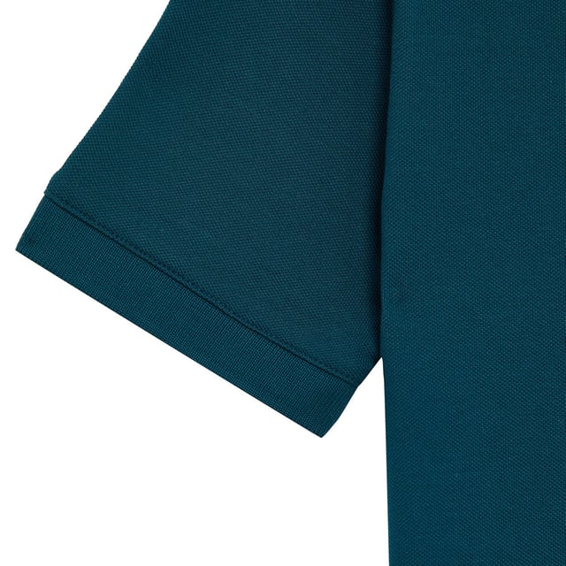 Juniors Lyle And Scott Plain Polo Shirt in navy.- Classic ribbed collar.- Three button placket with detail stitching.- Short sleeves.- Ribbed cuffs.- Embroidered logo on chest.- Regular fit.- 97% Cotton  3% Elastane.- Ref: SPB2000VW992