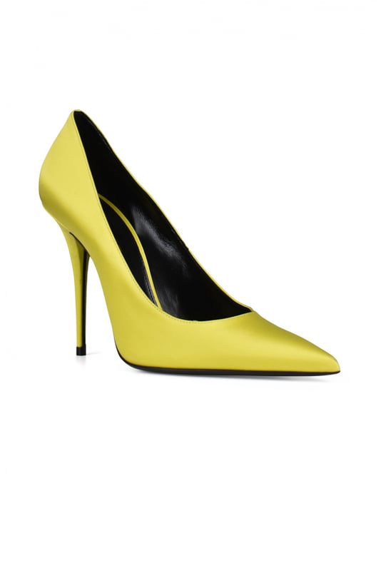 Zapatos de salón Marilyn Saint Laurent.Piel satinada amarillo.Puntera en punta.Tacón de aguja de 8,5 cmSuela de cuero negro.Made in Italy.