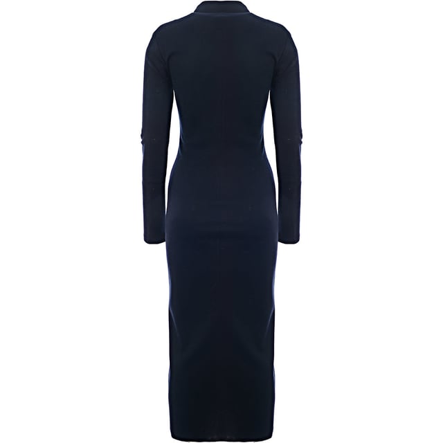 The RAEY Women's Button-Through Jersey Dress in Blue is a classic and versatile wardrobe staple. Made from 100% cotton, this dress offers a soft, breathable feel that's perfect for everyday wear. The button-through design adds a touch of elegance and practicality, allowing for easy dressing. With its simple yet flattering silhouette, this dress can be styled in a variety of ways — whether paired with sneakers for a casual look or dressed up with accessories for a more polished outfit. The timeless blue color makes it a versatile piece that can seamlessly transition through the seasons.

Features:

Made from 100% cotton for a soft, breathable feel

Button-through design for ease and added style

Flattering silhouette that suits various body types

Versatile blue color, perfect for casual or semi-formal looks

Ideal for layering or wearing on its own for a simple yet chic appearance