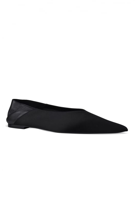 Nour 05 Saint Laurent mules en satén negro.Tacón flexible de napa negra.Puntera en punta.Suela de cuero.Altura del tacón 0,5 cm.Made in Italy.