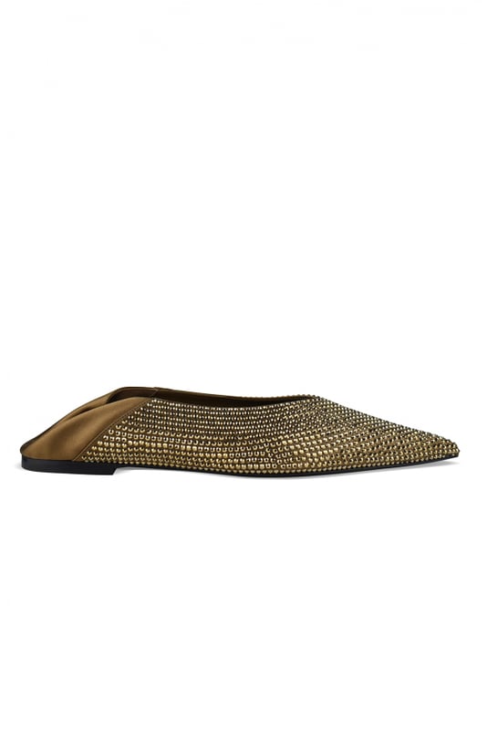 Mules Nour 05 Saint Laurent de satén dorado.Adorno de cristales tono sobre tono.Tacón flexible.Puntera en punta.Suela de cuero.Altura del tacón 0,5 cm.Made in Italy.
