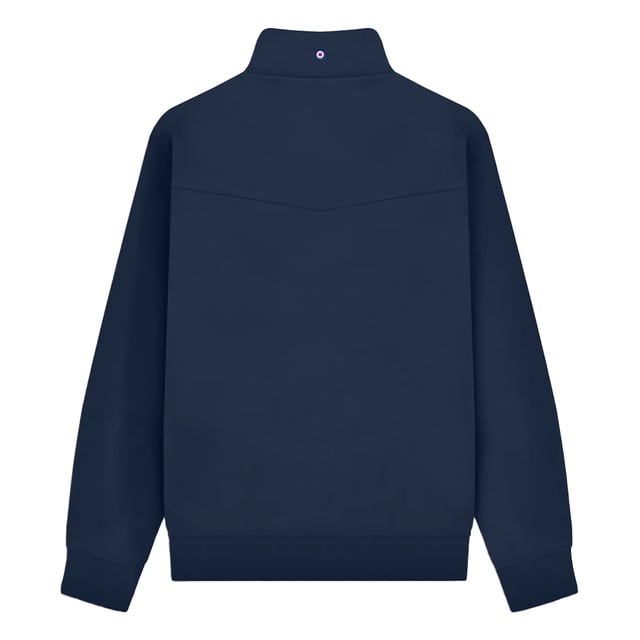 100% Polyester. Voering: Tartan. Ontwerp: Geborduurd, Logo, Effen, Doelwit. Stoftechnologie: Douchebestendig. Klep met 2 knopen, Merkknopen, Geweven Label. Mouwtype: Met lange mouwen. Halslijn: Staande Kraag. Geschikt: Regelmatig. Zakken: 1 binnenzak, 2 voorzakken. Bevestiging: Volledige ritssluiting. Opgelet: Verwijderd houden van vuur. S: 45 in. M: 47 in. L: 50 in. XL: 52 in. XXL: 54 in. 3XL: 57 in. 4XL: 59 in.