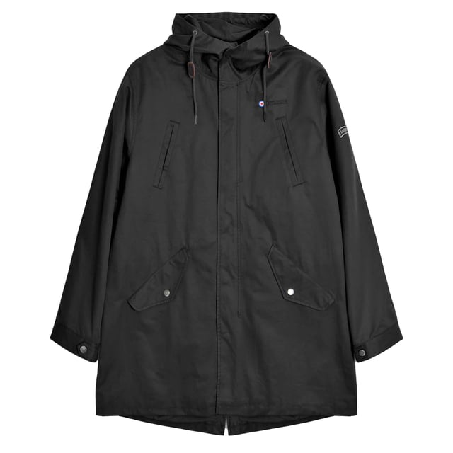 60% Katoen, 32% Polyester, 8% Nylon. Ontwerp: Badge, Geborduurd logo, Militaire knoop, Effen, Doelwit. Stoftechnologie: Douchebestendig. Rugsplit, Gevlochten koord, Merkknopen, Merkritssluiting, Metalen oogjes. Manchet: Geknoopt. Halslijn: Kapitein. Mouwtype: Met lange mouwen. Eigenschappen capuchon: Koord, Opgenaaid. Pasvorm: Overgedimensioneerd. Zakken: 4 voorzakken, intern, drukknoopsluiting, klepsluiting. Bevestiging: kliksluiting. Zoom: Koord, vissenstaart. S: 45,5 in. M: 48 in. L: 50 in. XL: 52,5 in. XXL: 55 in. 3XL: 57 in. 4XL: 60 in.