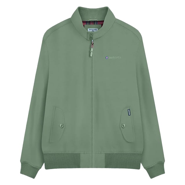 100% Polyester. Voering: Tartan. Ontwerp: Geborduurd, Logo, Effen, Doelwit. Stoftechnologie: Douchebestendig. Klep met 2 knopen, Merkknopen, Geweven Label. Mouwtype: Met lange mouwen. Halslijn: Staande Kraag. Geschikt: Regelmatig. Zakken: 1 binnenzak, 2 voorzakken. Bevestiging: Volledige ritssluiting. Opgelet: Verwijderd houden van vuur. S: 45 in. M: 47 in. L: 50 in. XL: 52 in. XXL: 54 in. 3XL: 57 in. 4XL: 59 in.