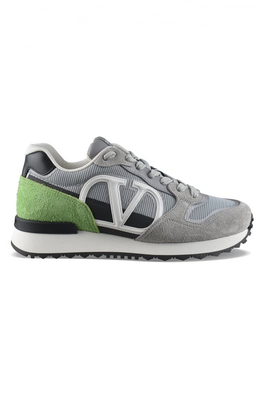 Sneakers Valentino Garavani VLogo Pace de ante gris.Inserciones de tejido gris y piel negra.Detalle VLogo Signature en piel blanca.Talonera de ante verde.Lengüeta con etiqueta del logotipo.Cordones grises.Suela de goma blanca.Made in Italy.