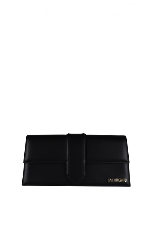 Jacquemus Le Bambino Lange tas in zwart leer.Gouden Jacquemus-logo op de voorkant.Magnetische klepsluiting.Eén opgestikte zak aan de achterkant.Slanke schouderband.  Afmetingen: 28 x 13,5 cm.100% leer.Gemaakt in Italië.