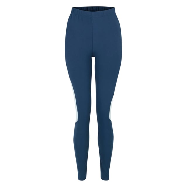 The Dare 2b Exchange III Base layer Set is crafted from advanced polyester thermal tech fabric, designed to recirculate heat from the body, providing uncompromised warmth. The fabric is fast wicking and quick-drying too, ensuring you stay dry and comfortable throughout your adventures. Enjoy the added benefit of a chemical-free anti-bacterial odour control treatment that'll keep you feeling fresh and confident. Material: 93% Polyester (Recycled), 7% Elastane. Ref: DWU4192M4.