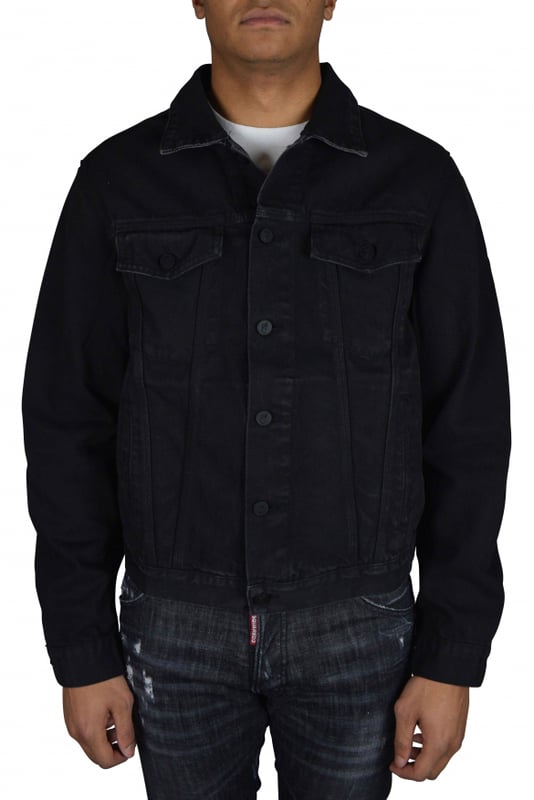 Chaqueta vaquera negra de Off-White.La icónica flecha negra en la espalda.Parche de cuero en la espalda.Cuello clásico, cierre frontal con botones y dos bolsillos en el pecho. Puños con botones.100% algodón.Made in Italy.