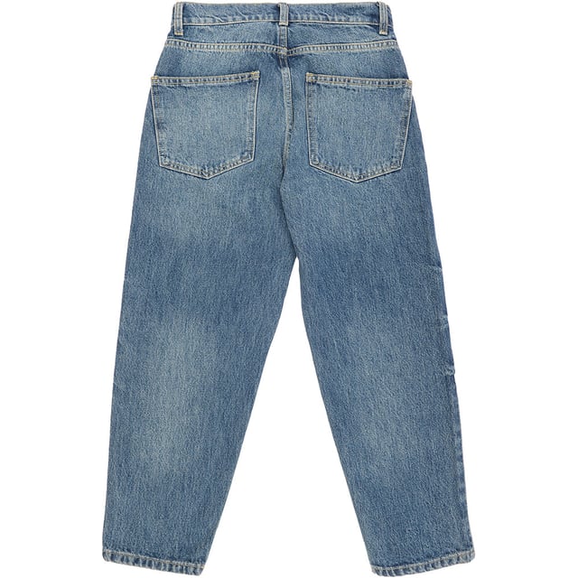 Elevate your denim collection with the RAEY Women's Organic Crop Carrot Leg Jean, made from 100% organic cotton for a sustainable and stylish fit. The cropped, carrot-leg design offers a flattering, relaxed silhouette that tapers toward the ankle for a modern, effortless look. The organic cotton fabric ensures softness and comfort, while the classic wash adds versatility to pair with a range of tops. Perfect for both casual days and elevated outings, these jeans combine eco-conscious materials with timeless style.