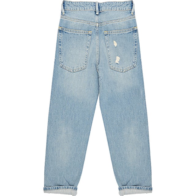 The RAEY Women's Organic Ripped Dad Jean in Blue blends laid-back, vintage-inspired style with eco-conscious design. Made from 87% organic cotton and 13% recycled cotton, these jeans offer a soft, durable fit that is both comfortable and sustainable. The relaxed "dad" fit is complemented by strategically placed rips, giving these jeans an effortlessly cool, worn-in look. The classic blue wash adds versatility, making them easy to dress up or down. Perfect for creating a casual, stylish outfit, these jeans are a modern take on a timeless design.