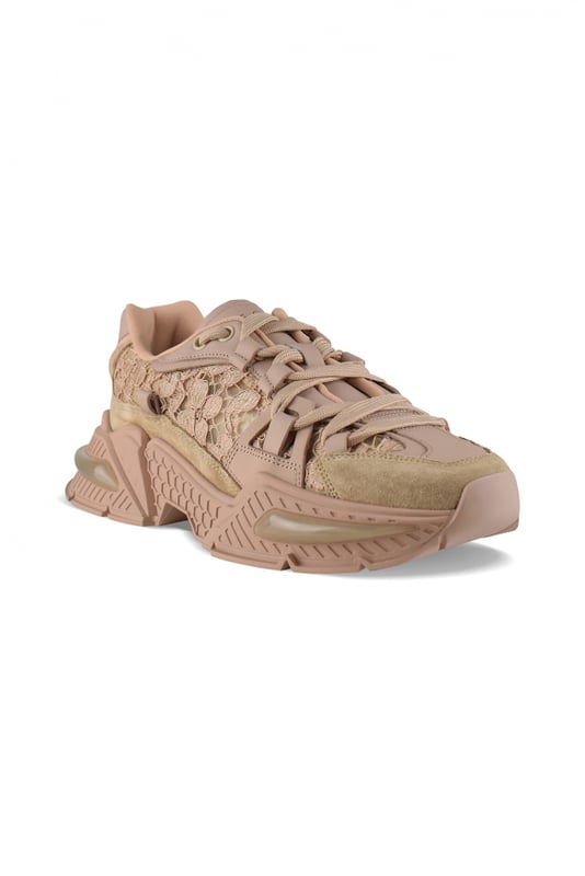Airmaster Sneakers von Dolce&Gabbana in Beige.Design mit Einsätzen aus Leder, Wildleder und Spitze.Zunge mit Logo-Patch.Fersenkappe aus beigem Leder.Verschluss mit beigen Schnürsenkeln.Dicke Sohle aus Gummi.Geprägtes DG-Logo auf der Rückseite der Sohle.Made in Italy.