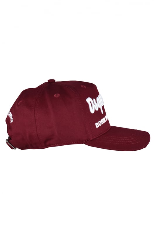 Gorra Dsquared2 de algodón burdeos.Logotipo bordado en blanco en el centro.Inscripción y símbolo blancos  Born in Canada  en el centro.Inscripción bordada en blanco en la espalda.Efecto rasgado en la parte delantera.Gorra ajustable.