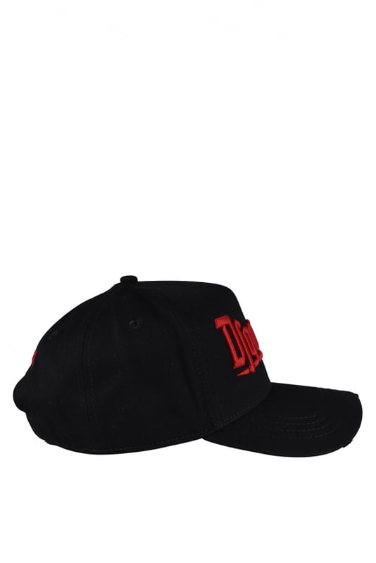 Gorra negra de algodón Dsquared2.Logotipo rojo bordado en el centro.Inscripción  Goth surfer  en la espalda.Efecto rasgado en la parte delantera.Gorra ajustable.