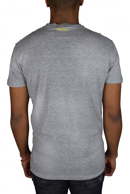 Camiseta de algodón gris de Dsquared2.Logotipo ICON estampado en amarillo en la parte delantera.Cuello redondo, manga corta y bajo recto.Ajustado.Made in Italy.