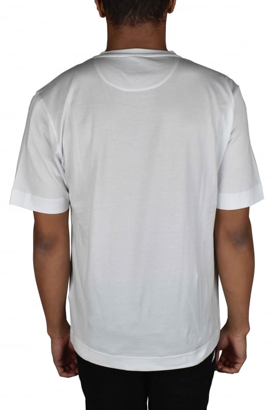 Camiseta blanca de algodón Fendi.Apliques FF en tejido vichy en blanco y negro bordados en el pecho.Cuello redondo.Manga corta.Corte oversize.Made in Italy.
