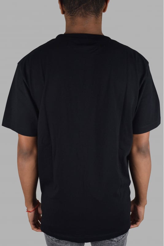 Camiseta negra Off-White.Cuello redondo, mangas cortas, dobladillo recto.Logotipo blanco de la firma Off-White en la parte delantera.100% algodón.
