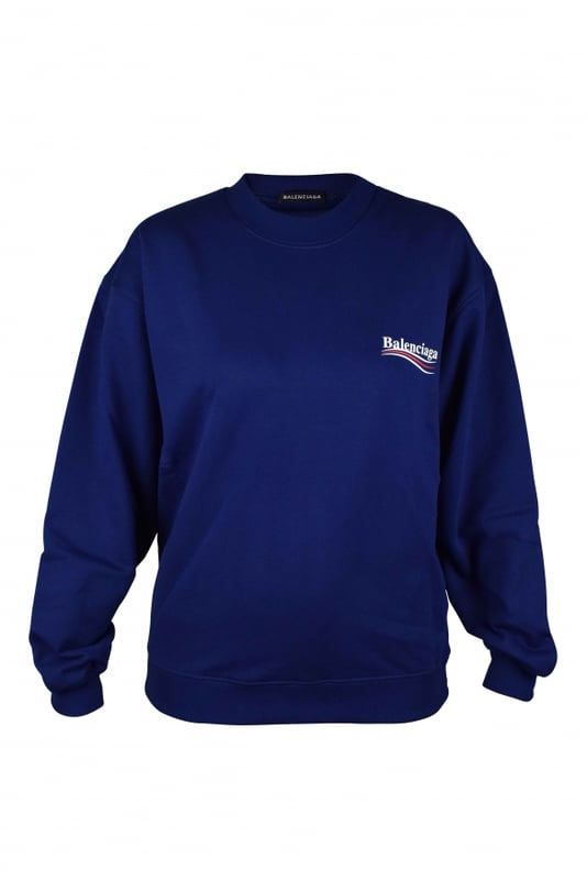 Sudadera Balenciaga Political de algodón azul marino.  Logotipo estampado en blanco y rojo en el pecho y la espalda.Mangas largas.Bordes acanalados.Cuello redondo.100% algodón.