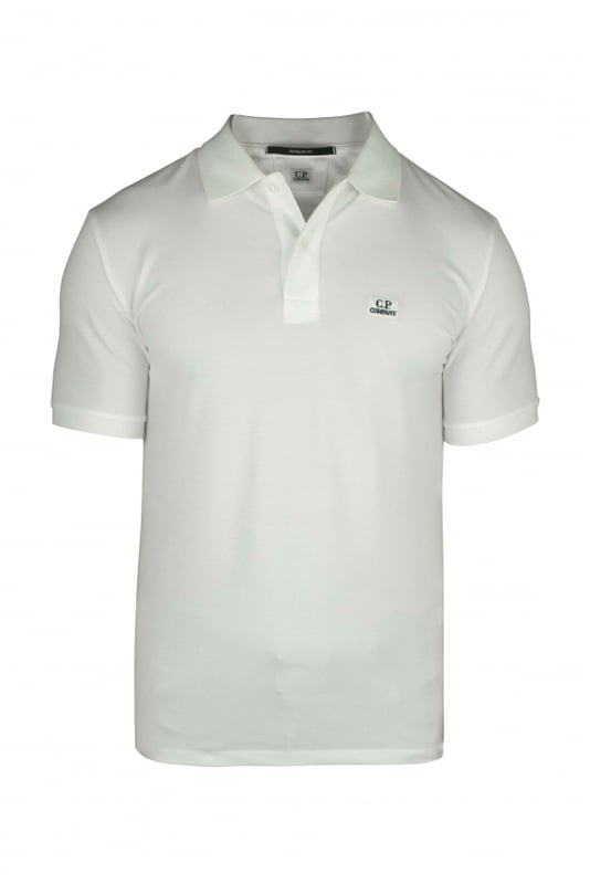 Witte C.P. Compagny poloshirt met geborduurd logo.Knopdownkraag.Discreet zwart logo rechtsboven.Korte mouwen.Gemaakt van katoen.Gemaakt in Italië.