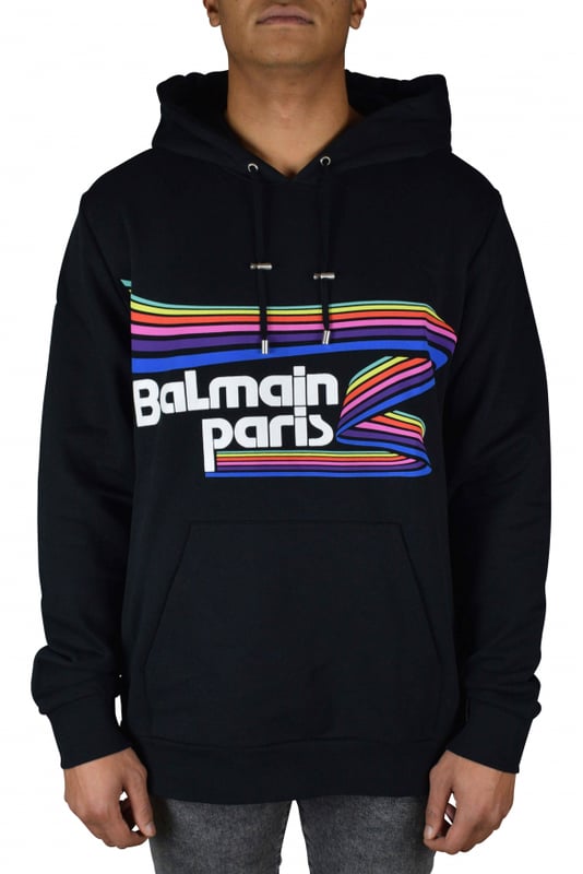 Sudadera negra de Balmain con estampado.Estampado gráfico de arco iris con logotipo blanco en la parte delantera.Capucha con cordón.Puños de canalé.Cremalleras en los laterales.Bolsillo tipo canguro.100% algodón.Made in Italy.