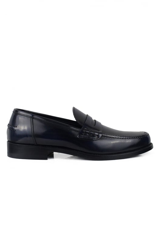 Blauwe glanzende leren mocassins.100% kalfsleer.Leren zool.Handgemaakte schoenen.Gemaakt in Italië.