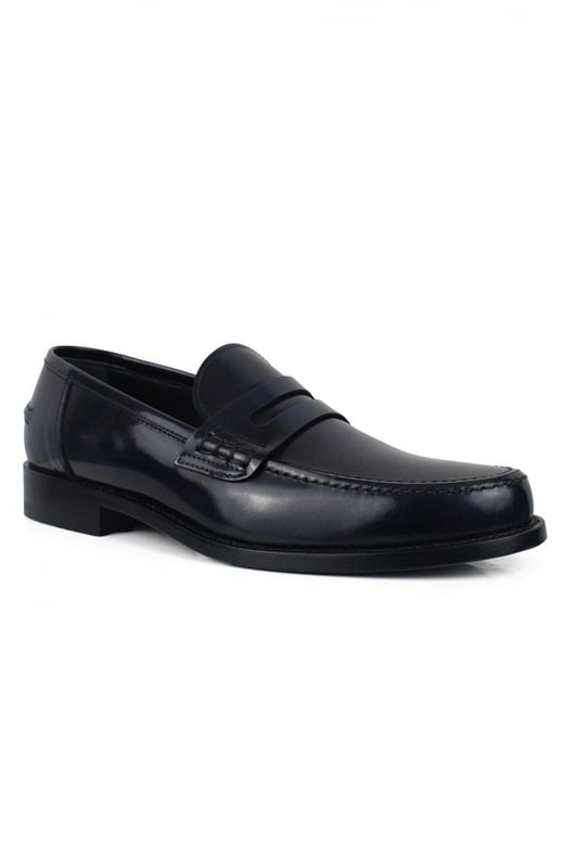 Blauwe glanzende leren mocassins.100% kalfsleer.Leren zool.Handgemaakte schoenen.Gemaakt in Italië.
