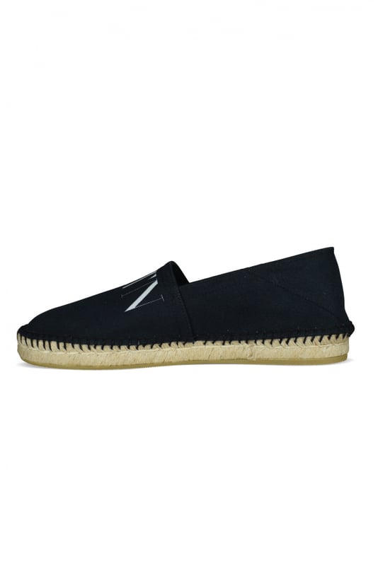 Valentino Garavani espadrilles van marineblauw canvas.Wit VLTN-logo gedrukt op de voorkant.Zwarte ongecoate touwzool.Rubberen buitenzool.Opvouwbare hiel.Gemaakt in Spanje.