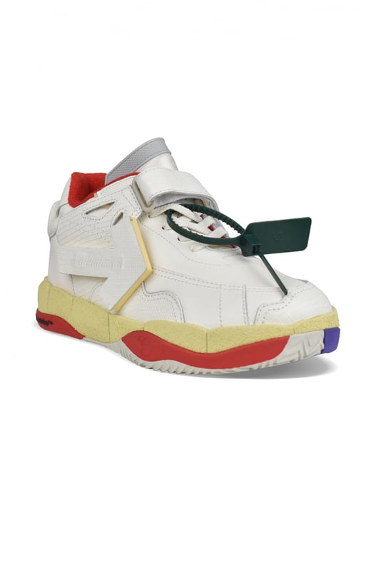 Off-White  Puzzle Couture  Sneakers aus weißem Leder.Weißer Pfeil an der Seite.Beige, rote und violette Gummisohle mit Off-White-Logo gekennzeichnet.Weißer Schnürverschluss.Klettverschluss am Knöchel, der mit dem Logo gekennzeichnet ist.Emblematischer grüner Tag auf einer Seite.Fersenkappe mit  Haute - und  Couture -Schriftzug in Schwarz.