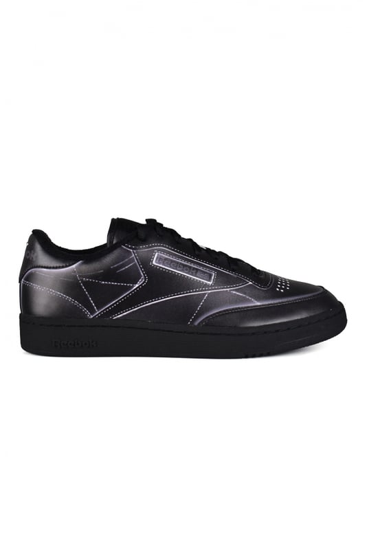 Zapatillas Project 0 Club C Reebook x Maison Margiela.En cuero gris oscuro.Efecto brillante.Estampado gráfico blanco.Logotipo impreso en el lateral.Logotipo en la lengüeta.Cierre con cordones.Suela de caucho.