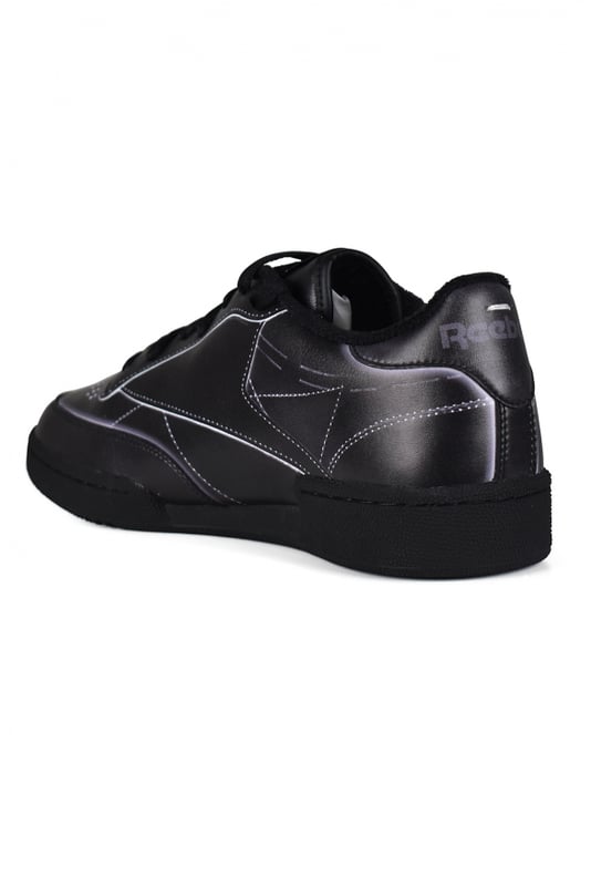 Zapatillas Project 0 Club C Reebook x Maison Margiela.En cuero gris oscuro.Efecto brillante.Estampado gráfico blanco.Logotipo impreso en el lateral.Logotipo en la lengüeta.Cierre con cordones.Suela de caucho.