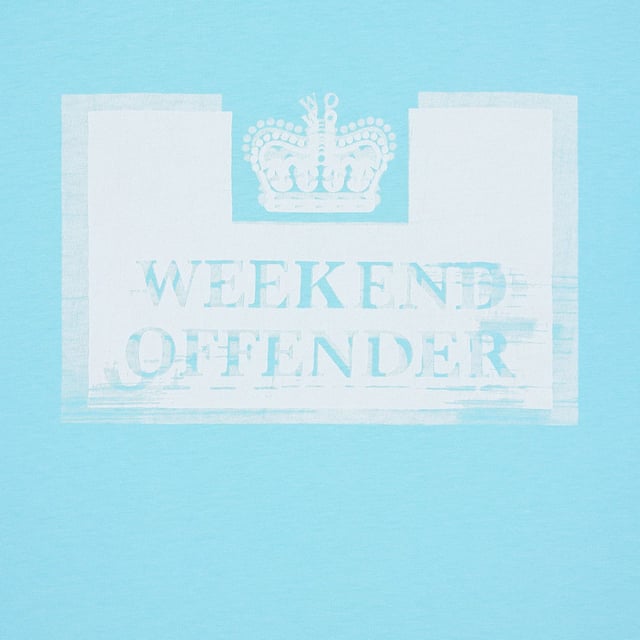 Mens Weekend Offender Bonpensiero Graphic T- Shirt in light blue.- Ribbed neckline.- Short sleeves.- Distressed Weekend Offender Prison logo.- Weekend Offender branding.- Regular fit.- Ref: PTSS2420LBL