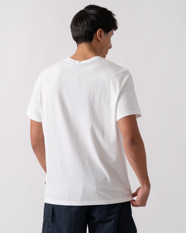 This t-shirt keeps it minimal with tiny branding at the front, offering a clean and understated look.


Regular Fit
Rib Knit Collar
Triangle Patch with Gun Metal Logo
Moose Knuckles Label on Side Seam



100% Pima Cotton Jersey
M15MT777