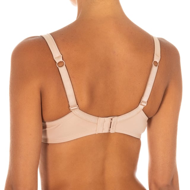 This underwired bra with elastic sides is designed to provide firm support and long-lasting comfort. With elastic sides that adapt to your body, it ensures a flexible fit and a secure fit all day long. Made from high-quality materials, it includes soft, breathable cups that promote air circulation. Adjustable, padded straps ensure a custom fit, preventing discomfort.
 Its elegant design makes it ideal for both everyday use and special occasions, and its versatility makes it an essential staple in any wardrobe.

 Main features:
 - Hoops for firm support and silhouette enhancement.
 - Elastic sides for a flexible fit.
 - Soft and breathable cups.
 - Adjustable, padded straps for added comfort.
 - Available in a variety of colors and styles.
 - Ideal for everyday use and special occasions.

 Composition: 51% Polyester, 40% Polyamide, 9% Elastane

 Care:
Wash at max. 40º.
 - Do not bleach.
 - Do not use dryer.
 - Do not iron.
 - Do not dry clean.