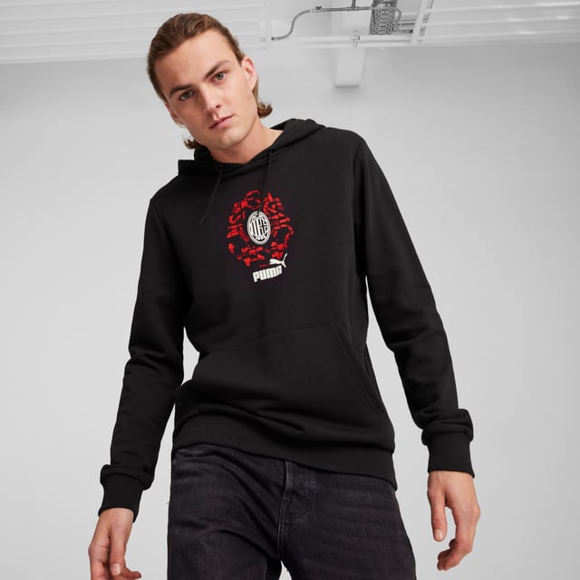 PRODUCT STORY: Celebrate match day in Rossoneri style. This relaxed-fit hoodie lets you represent your club with pride, whether cheering from the stands or kicking back at home. The soft french terry fabric keeps you comfortable all day long. FEATURES & BENEFITS: Made with at least 20% recycled cotton. DETAILS: Regular fit; 280 gsm, knitted; Long sleeve; Elasticated waistband and cuffs; Official team branding.  Our model is 188 cm tall and is wearing size M UK.