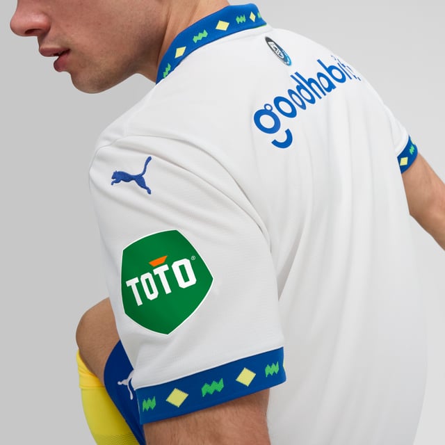 PRODUCT STORY: Many players have worn the PSV stripes with success. With this season's third kit we celebrate players from one country in particular: Brazil. Play like PSV's finest in this jersey featuring dryCELL tech and strategically placed mesh inserts to keep you cool and focused. FEATURES & BENEFITS: dryCELL: Performance technology designed to wick moisture from the body and keep you free of sweat during exercise; As part of the RE:FIBRE program, this garment is made of at least 95% recycled material from textile waste and other used materials. DETAILS: Regular fit; 170 gsm, Jacquard; Mesh inserts; Crew neck; Short sleeves with flat knit cuffs; Official team branding.  Our model is 183 cm tall and is wearing size M UK.
