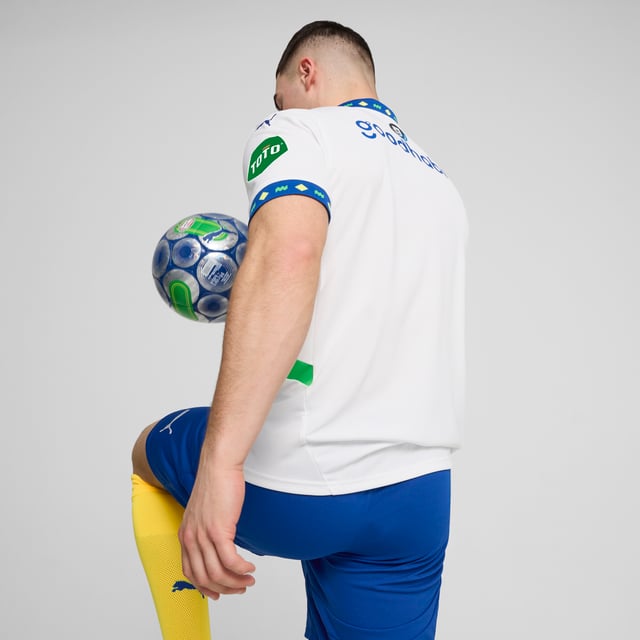 PRODUCT STORY: Many players have worn the PSV stripes with success. With this season's third kit we celebrate players from one country in particular: Brazil. Play like PSV's finest in this jersey featuring dryCELL tech and strategically placed mesh inserts to keep you cool and focused. FEATURES & BENEFITS: dryCELL: Performance technology designed to wick moisture from the body and keep you free of sweat during exercise; As part of the RE:FIBRE program, this garment is made of at least 95% recycled material from textile waste and other used materials. DETAILS: Regular fit; 170 gsm, Jacquard; Mesh inserts; Crew neck; Short sleeves with flat knit cuffs; Official team branding.  Our model is 183 cm tall and is wearing size M UK.