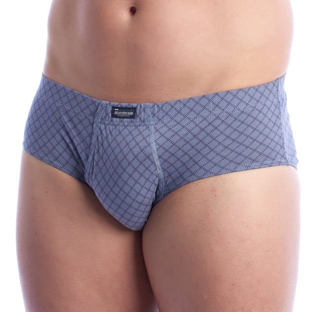 The Essentials 3-pack of men's briefs is an ideal choice for those seeking comfort and functionality in their everyday underwear. These briefs offer a perfect combination of quality and simple design, ensuring a comfortable and practical wearing experience.

 Each brief in the Essentials 3-Pack is made from soft, breathable materials such as pure cotton or cotton-elastane blends, which provide a pleasant feel against the skin and allow for good ventilation. The close fit of these basic briefs ensures proper support and comfort all day long.

 The elastic waistband of the Essentials briefs ensures a firm and comfortable fit, without causing irritation. Flat seams prevent chafing and ensure durability, making this set of 3 briefs perfect for everyday use and physical activities.

 Available in neutral and classic colours, the Essentials 3-pack combines practicality with simple style. Each brief in the set is designed to be discreet under clothing, offering a fit that adapts to any lifestyle.

 The Essentials 3-Pack Briefs are the perfect choice for men looking for a combination of comfort, support and simplicity in their underwear. This set offers excellent value for money, providing durability and comfort with every wear.
 Composition: 100% Cotton
 Care:
- Wash at max temperature. 40º.
 - Do not use bleach.
 - Do not use a dryer.
 - Do not iron.
 - Do not dry clean.