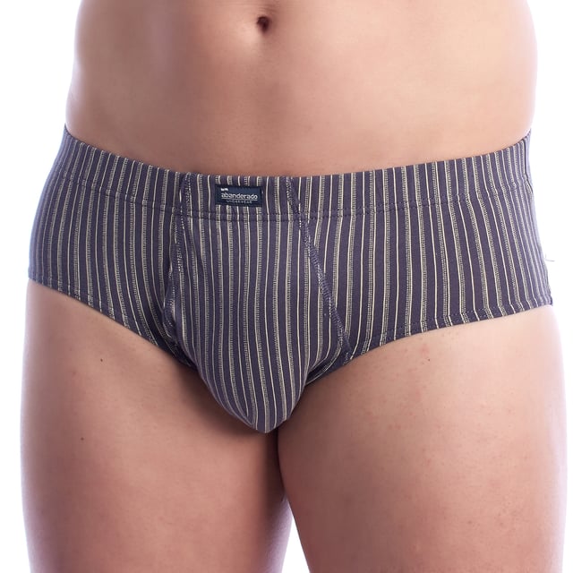 The Essentials 3-pack of men's briefs is an ideal choice for those seeking comfort and functionality in their everyday underwear. These briefs offer a perfect combination of quality and simple design, ensuring a comfortable and practical wearing experience.

 Each brief in the Essentials 3-Pack is made from soft, breathable materials such as pure cotton or cotton-elastane blends, which provide a pleasant feel against the skin and allow for good ventilation. The close fit of these basic briefs ensures proper support and comfort all day long.

 The elastic waistband of the Essentials briefs ensures a firm and comfortable fit, without causing irritation. Flat seams prevent chafing and ensure durability, making this set of 3 briefs perfect for everyday use and physical activities.

 Available in neutral and classic colours, the Essentials 3-pack combines practicality with simple style. Each brief in the set is designed to be discreet under clothing, offering a fit that adapts to any lifestyle.

 The Essentials 3-Pack Briefs are the perfect choice for men looking for a combination of comfort, support and simplicity in their underwear. This set offers excellent value for money, providing durability and comfort with every wear.
 Composition: 100% Cotton
 Care:
- Wash at max temperature. 40º.
 - Do not use bleach.
 - Do not use a dryer.
 - Do not iron.
 - Do not dry clean.