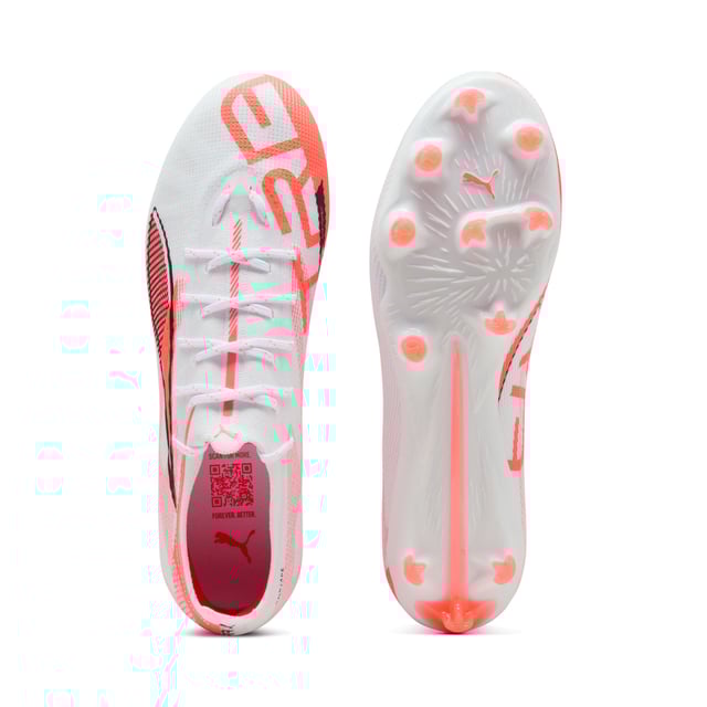 PUMA Unisex ULTRA 5 PRO FG/AG Voetbalschoenen PRODUCTVERHAAL: Hoe snel is de ULTRA 5 PRO? Maak je klaar om je snelheid te ontketenen op stevige of kunstmatige ondergronden met PUMA's nieuwste innovatie. Het lichtgewicht mesh bovenwerk, GripControl Pro huid en SPEEDSYSTEM zool met FastTrax studs zorgen voor ongeëvenaarde grip en snelle versnelling. PWRTAPE ondersteuning houdt je stabiel voor die spelbepalende bewegingen. KENMERKEN EN VOORDELEN: Gemaakt met ten minste 30% gerecycled materiaal; VERSNELLING: PUMA's SPEEDSYSTEM CARBON zool combineert veerkrachtig carbonfiber materiaal voor snelle voortstuwing met een innovatieve plek en oriëntatie van de studs voor snellere versnelling.; GRIJP: PUMA's eigen FastTrax studs worden aangevuld met meer afgeronde studs aan de zijkant voor de meest optimale grip op zowel stevige ondergrond als kunstgras.; STABILITEIT: Het PWRTAPE ondersteuningsframe stabilizeert de voet binnen de schoen voor snelle richtingsveranderingen.. DETAILS: De SPEEDSYSTEM zool en FastTrax studs zorgen voor bliksemsnelle versnelling en grip op stevige ondergrond en kunstgras; Het lichtgewicht mesh bovenwerk biedt uitzonderlijke ademend vermogen en comfort; Het PWRTAPE ondersteuningsframe stabiliseert de voet voor snelle richtingsveranderingen; Reguliere tot smalle pasvorm; FG/AG: Geschikt voor gebruik op zowel stevige natuurlijke oppervlakken als kunstgras (4G).
